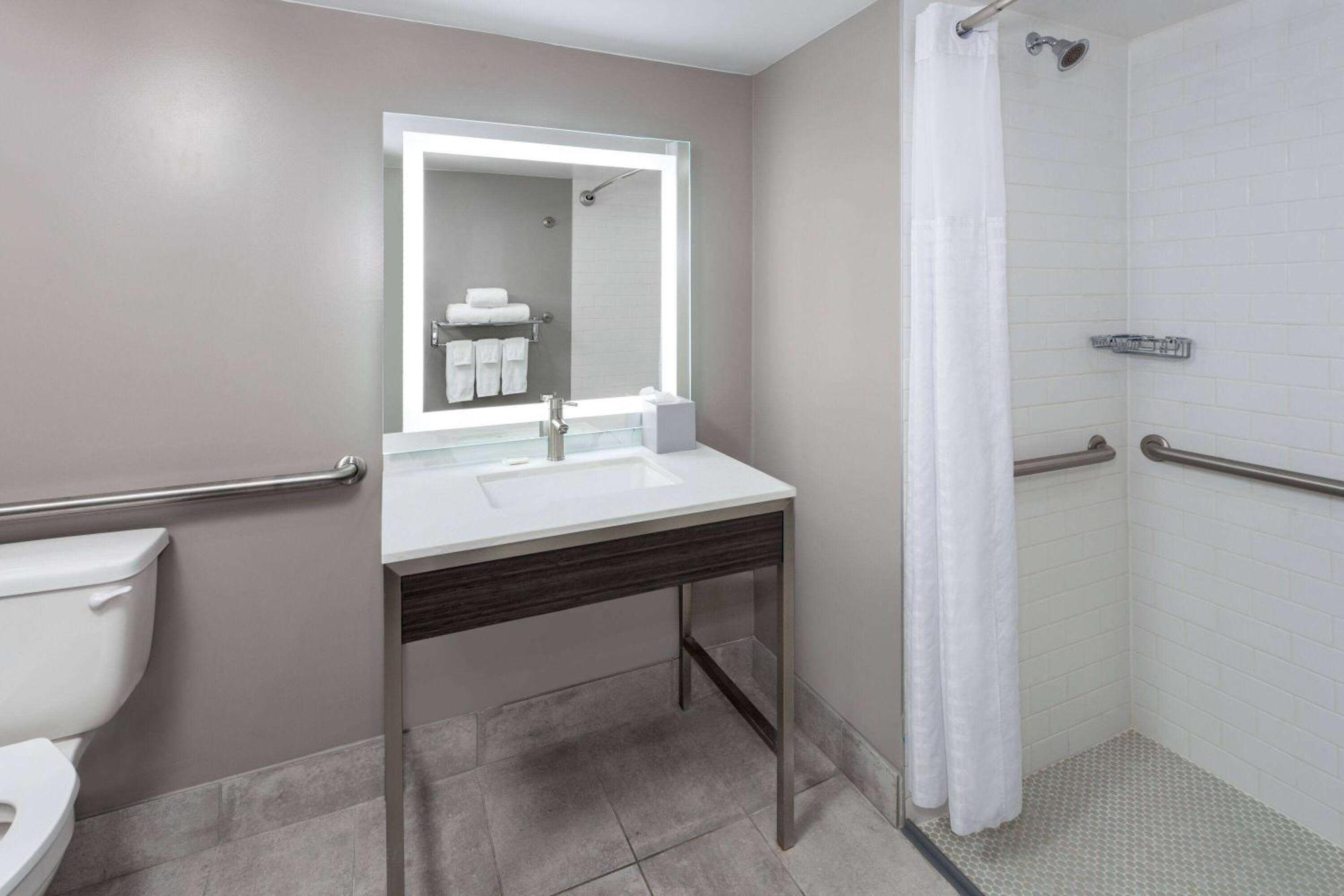 Super 8 By Wyndham Baltimore Northwest ภายนอก รูปภาพ