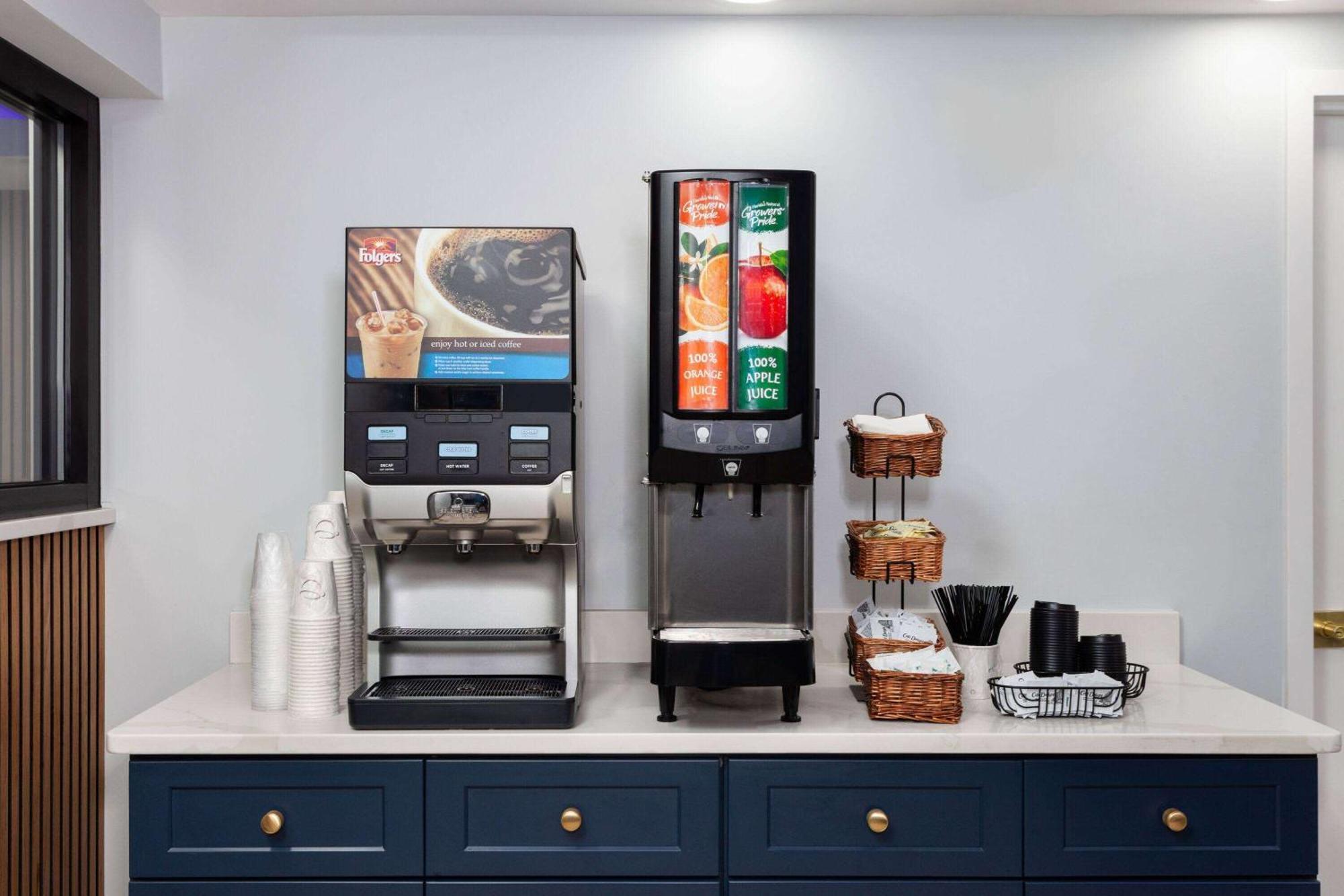 Super 8 By Wyndham Baltimore Northwest ภายนอก รูปภาพ