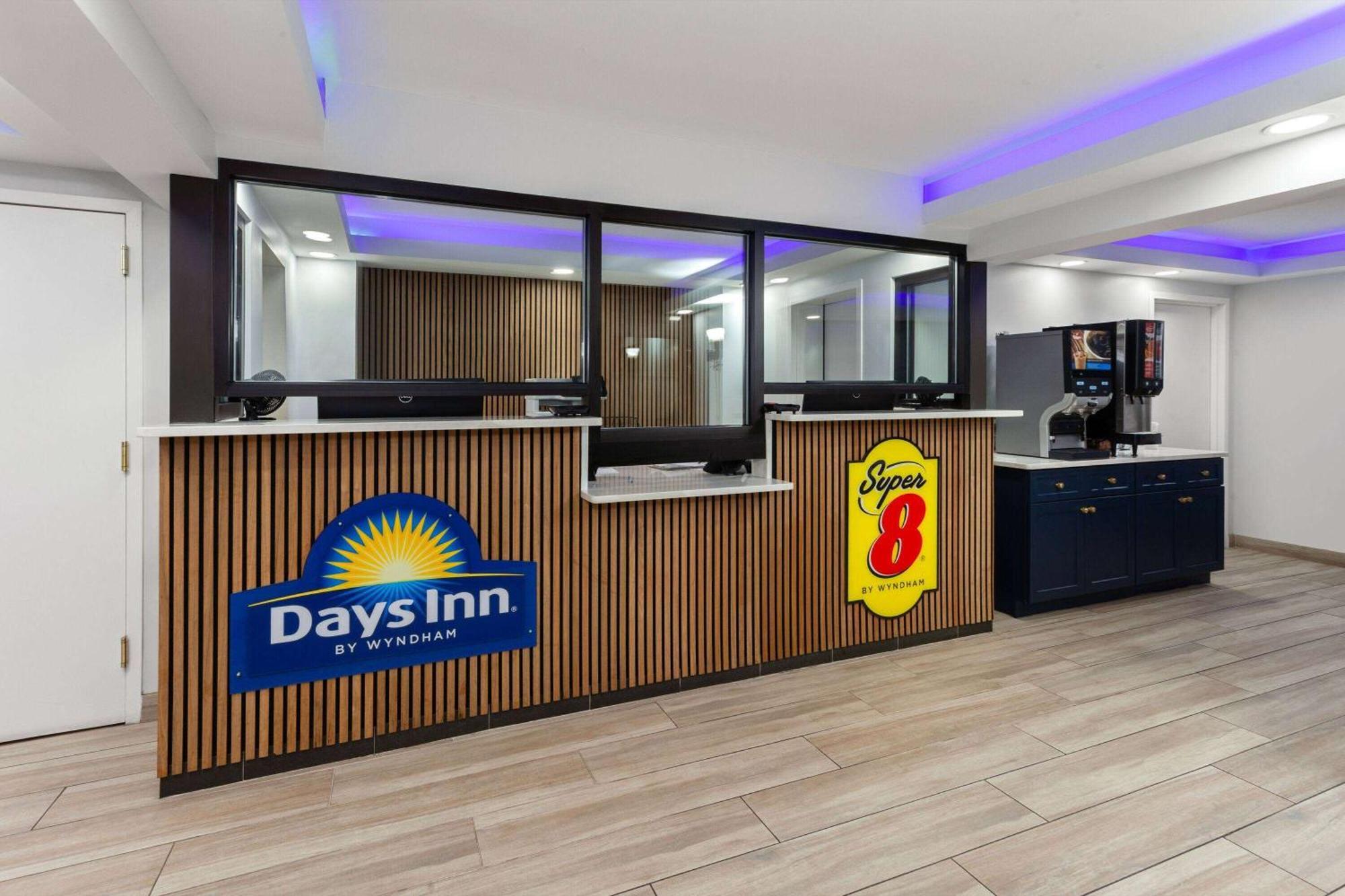 Super 8 By Wyndham Baltimore Northwest ภายนอก รูปภาพ